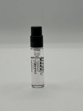 CHANEL cap and sample label close-up highlighting authenticity and readable marking