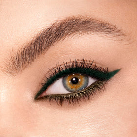 Charlotte Tilbury metallic tip sparkle detail reflecting light to brighten eyes
