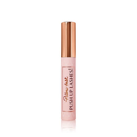 Charlotte Tilbury mascara applied on lashes close-up showing length and separation