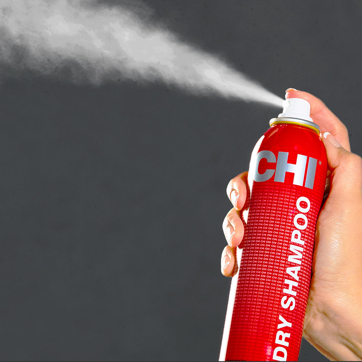 fine spray texture from CHI dry shampoo demonstrating light absorption