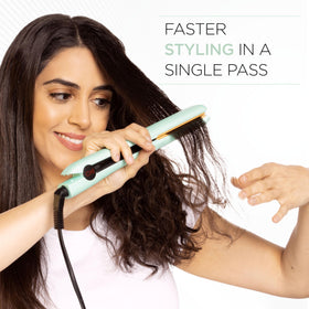 CHI detailed shot of plates gliding through hair demonstrating reduced tugging and friction benefit