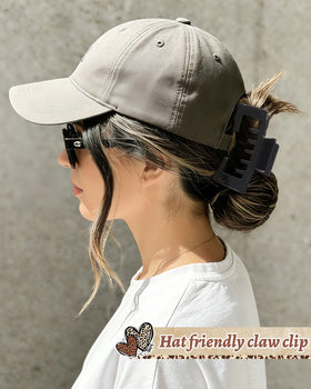 CHLINS clip gripping a thick ponytail demonstrating strong non-slip hold