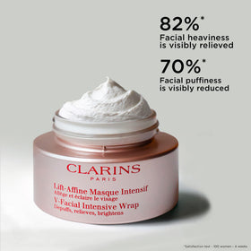 CLARINS cream-mousse texture close-up demonstrating lightweight spreadability and ease of use
