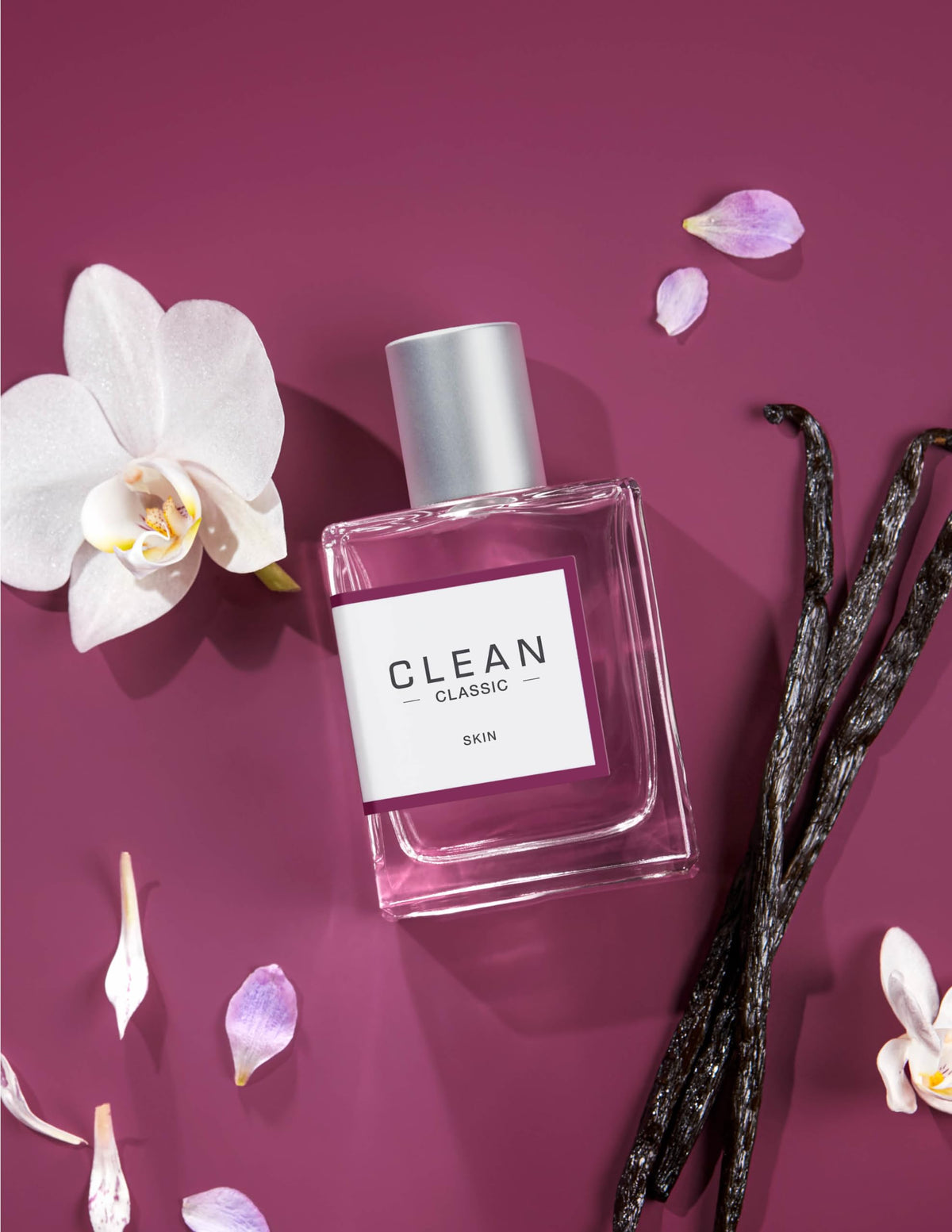 CLEAN texture shot of vanilla and cashmere wood suggesting warm comforting base