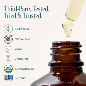 Cliganic oil applied to hair ends for smoothness and shine benefit