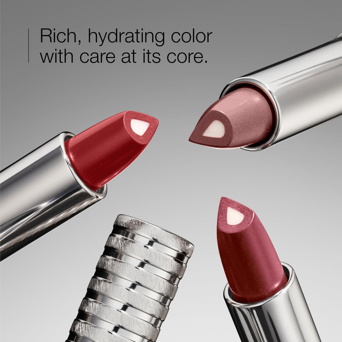 Clinique detailed cross-section of 3D pearl core illustrating sculpting effect and subtle highlight