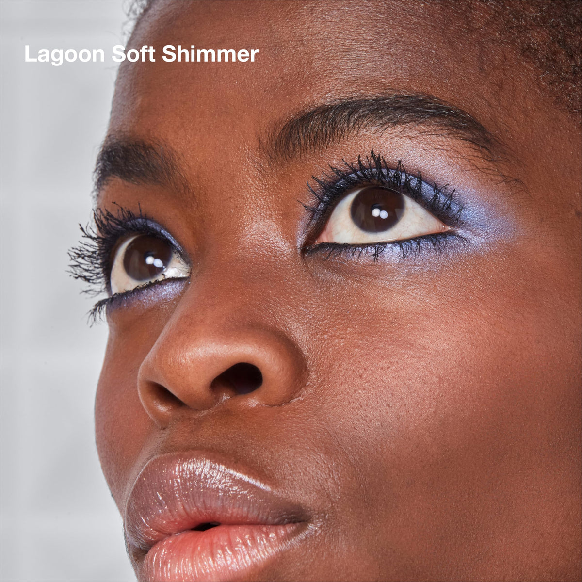 Clinique shadow applied on eyelid demonstrating natural color payoff and crease resistance