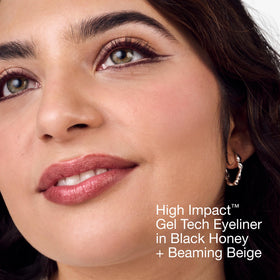 Clinique gel eyeliner creamy texture close-up illustrating smooth glide