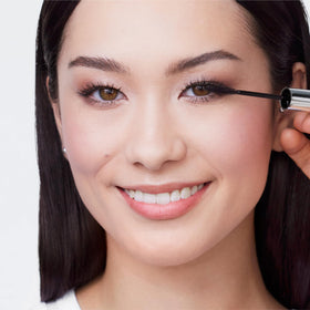 Clinique tubing effect close-up highlighting smudge-resistant polymer tubes for lasting wear