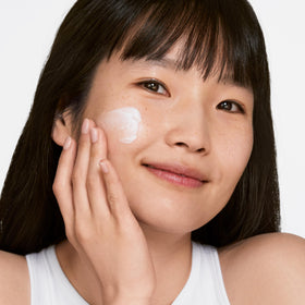 Clinique open jar revealing glossy cream-gel for intense moisture delivery