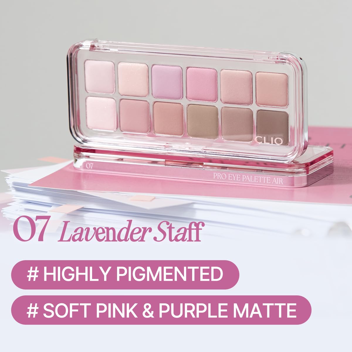 CLIO PROFESSIONAL close-up of individual pans showing matte and shimmer texture for smooth blending