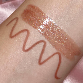 ColourPop lips wearing the duo in daylight for natural shimmer and definition