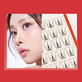 CORINGCO close-up of lash cluster texture highlighting natural-feel fibers and blendability