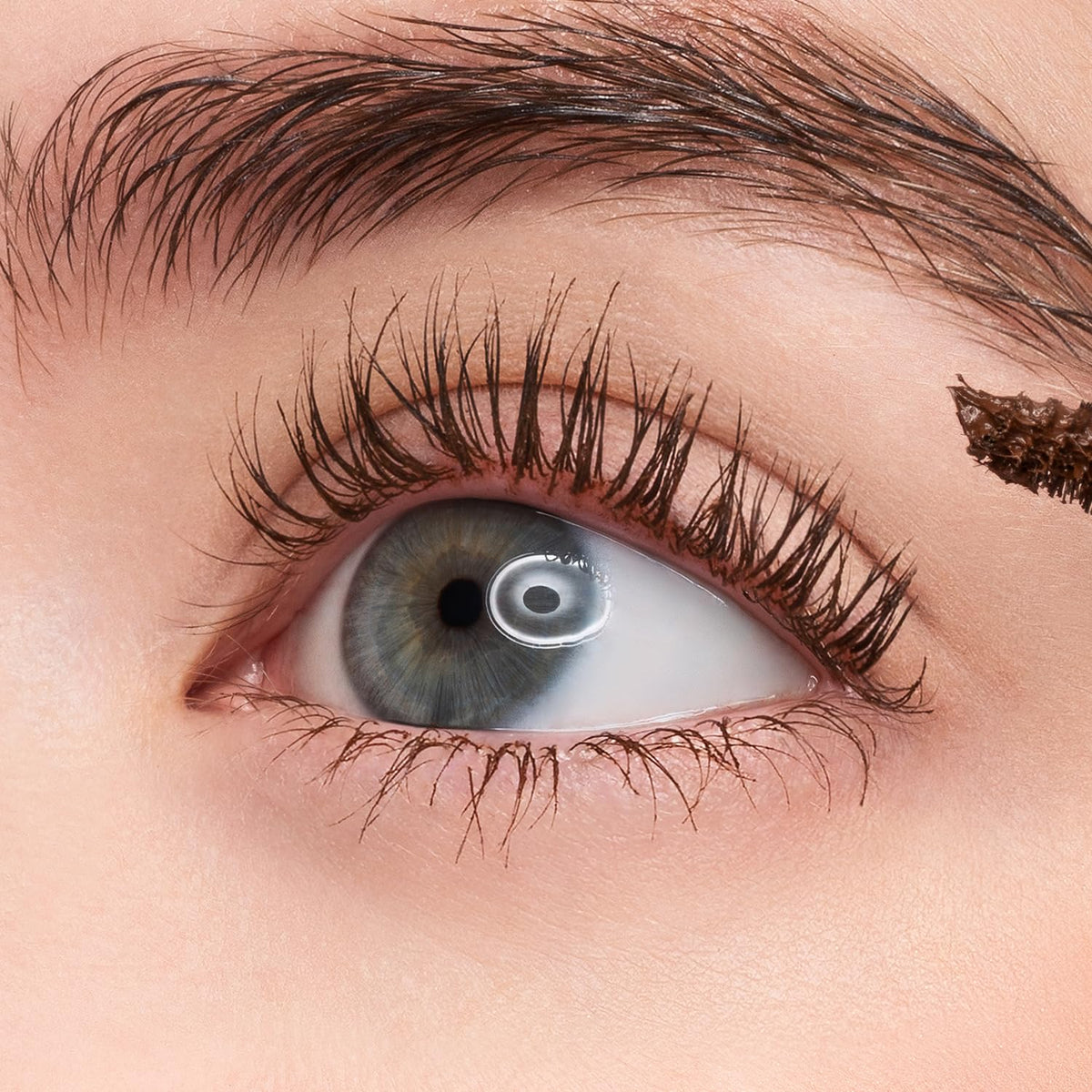 COSNORI mascara placed on bathroom counter showing waterproof wear lifestyle