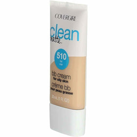 COVERGIRL foundation being applied with sponge showing easy blending and natural finish benefit