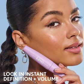 COVERGIRL open tube detail revealing wand and even product pickup for clump-free coats