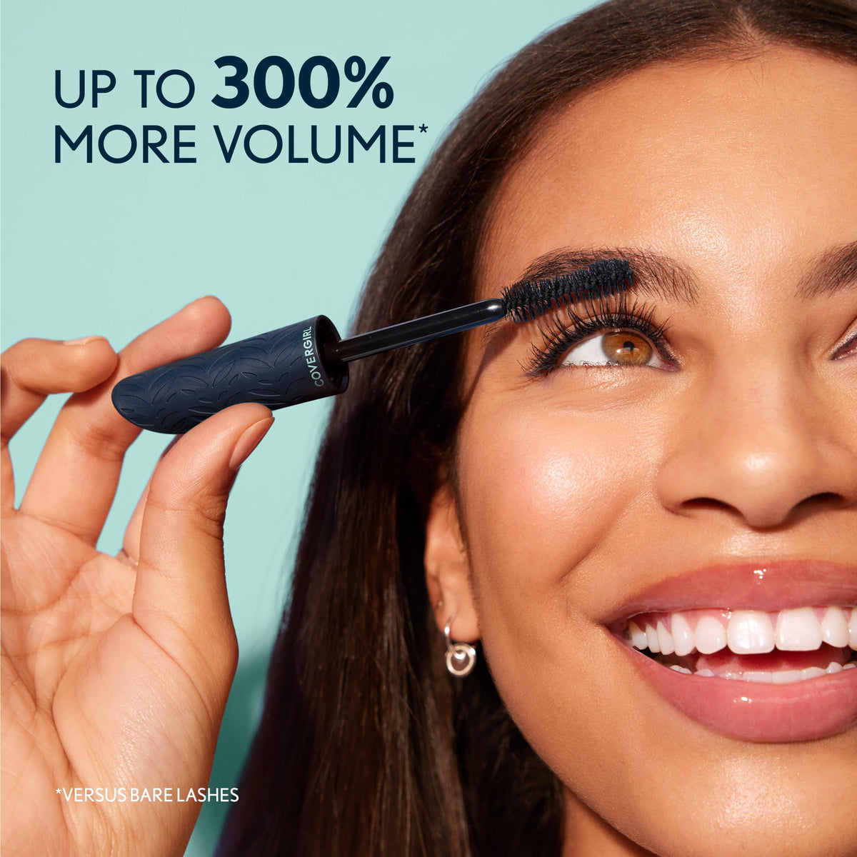 COVERGIRL lifestyle shot of applying mascara for everyday volume