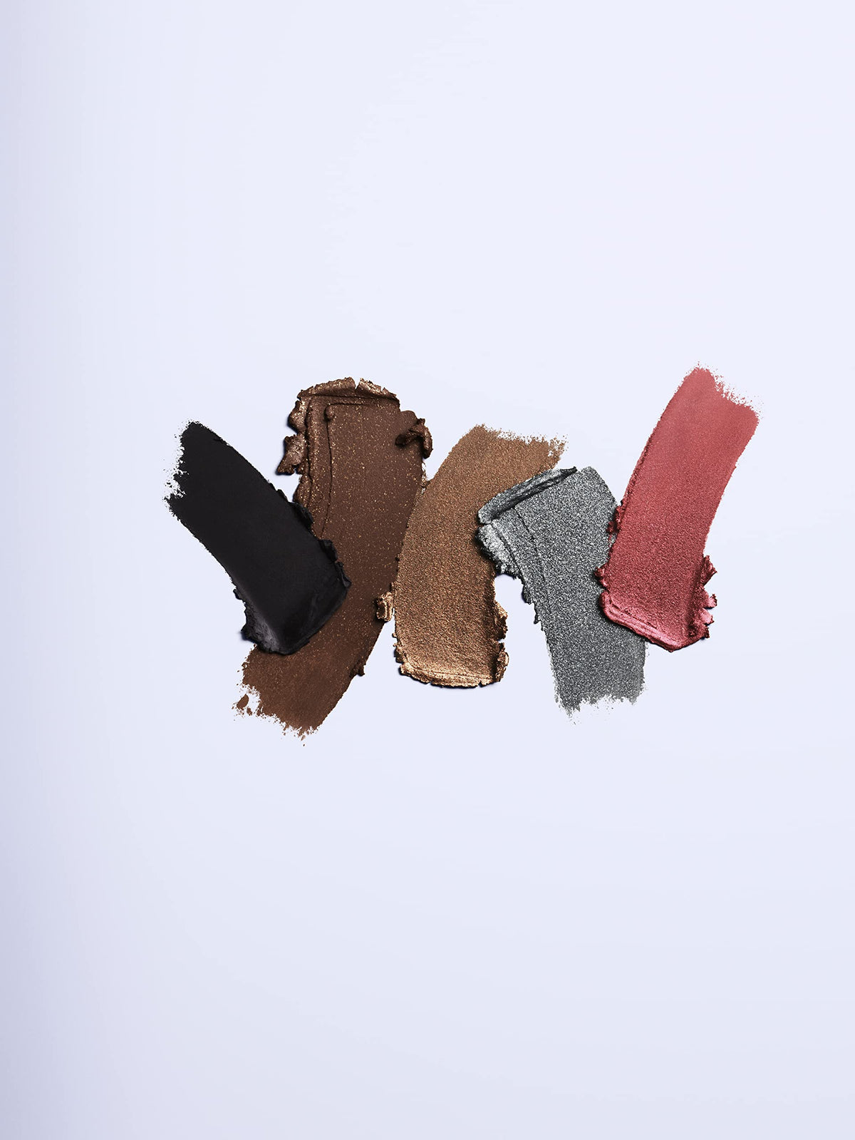 COVERGIRL applied on model eye demonstrating color and long-wear benefit