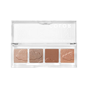 COVERGIRL close-up of powder texture highlighting smooth rice-extract finish