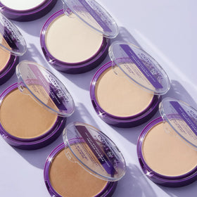 COVERGIRL lifestyle scene in handbag for quick touch-ups