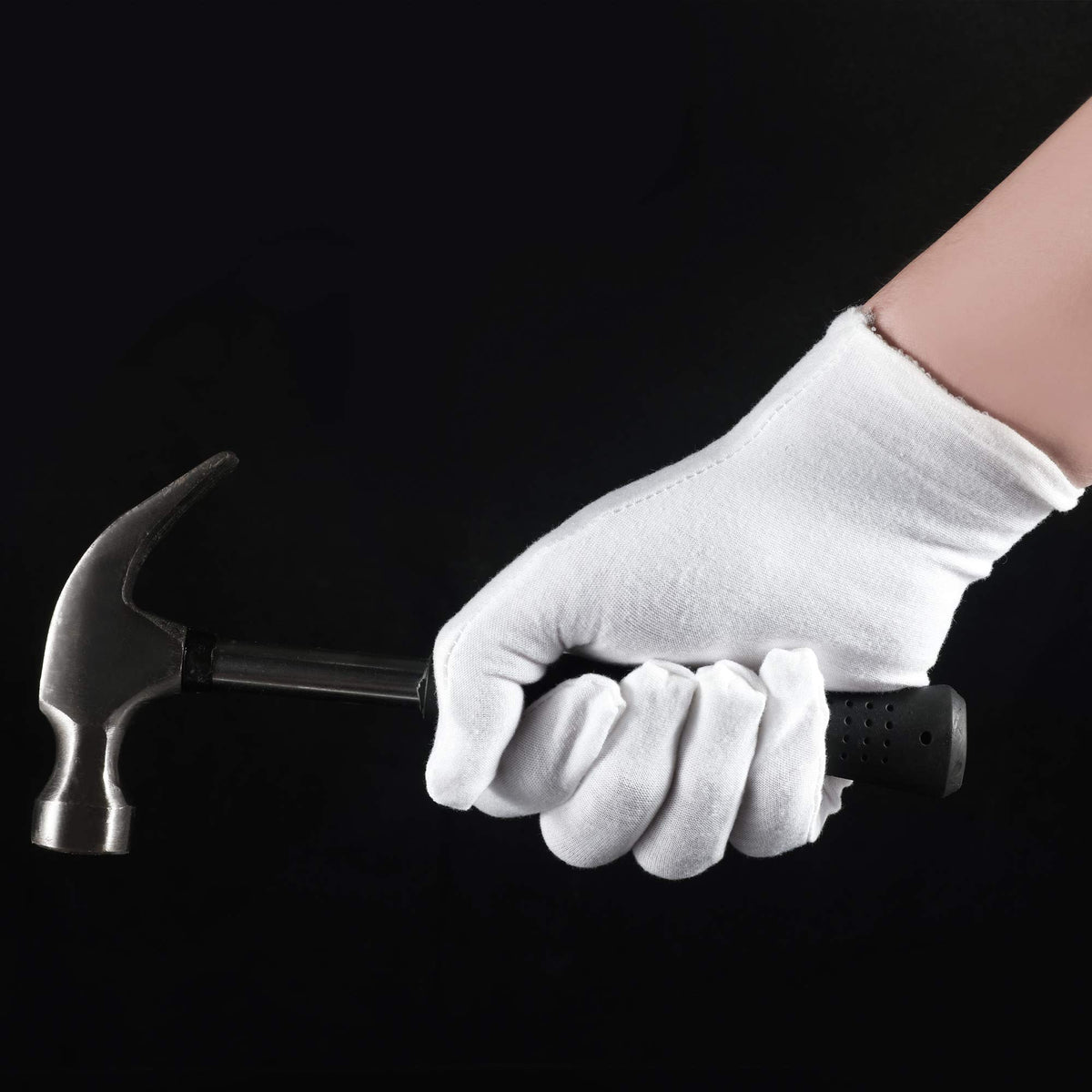 COYAHO glove worn during moisturizing, keeps creams in place