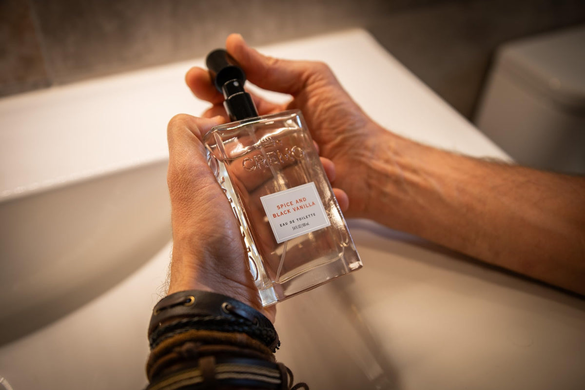 Cremo vanilla and wood texture composition emphasizing warm creamy and woody notes