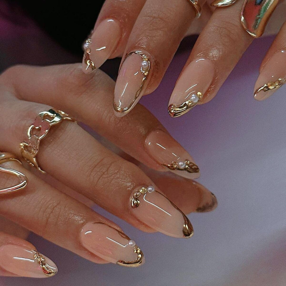 CTTHNBD front packaging showing 24 almond press on nails and elegant design benefit quick selection