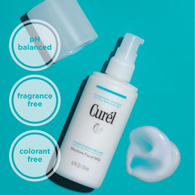 Curel milky texture close-up illustrating lightweight absorbent finish