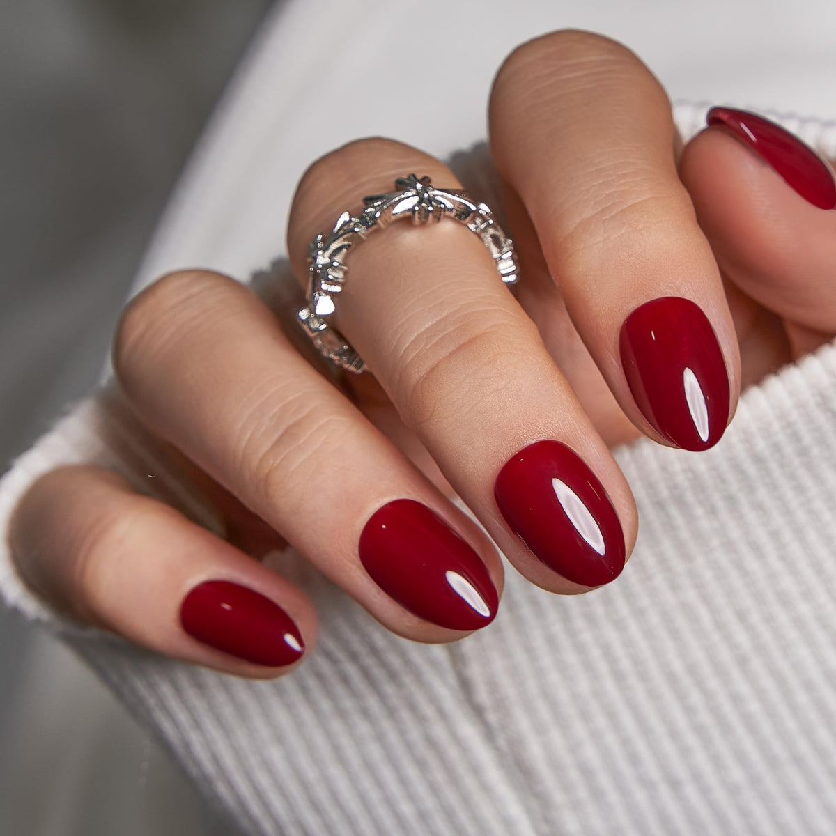 CurvLife close-up of soft gel finish highlighting glossy texture and chip-resistant benefit