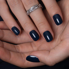 CurvLife soft gel texture close-up highlighting flexible, lightweight comfort