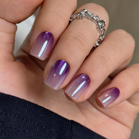 CurvLife front packaging showing apricot glossy nails and benefits of quick salon look