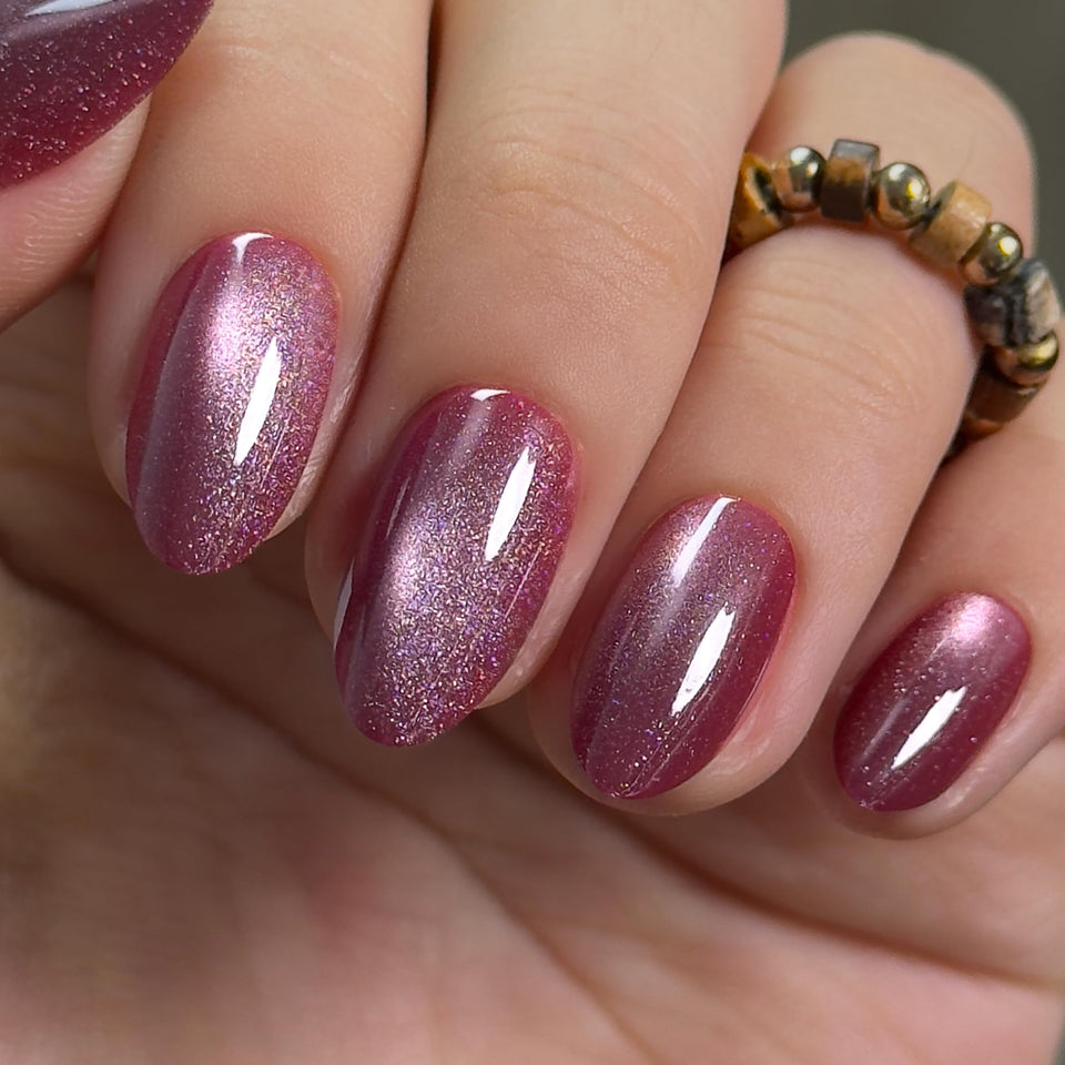 CurvLife front packaging showing full-cover short almond nails and tools, convenient kit