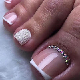 CurvLife front packaging showing glossy white French-tip toe nails benefit easy selection