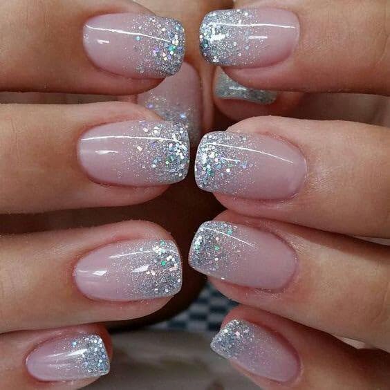 CurvLife front packaging showing glossy press-on nails and storage box benefit quick setup