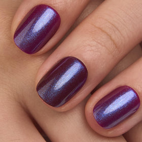 CurvLife on a model's hand showing natural extra-short oval shape and polished look