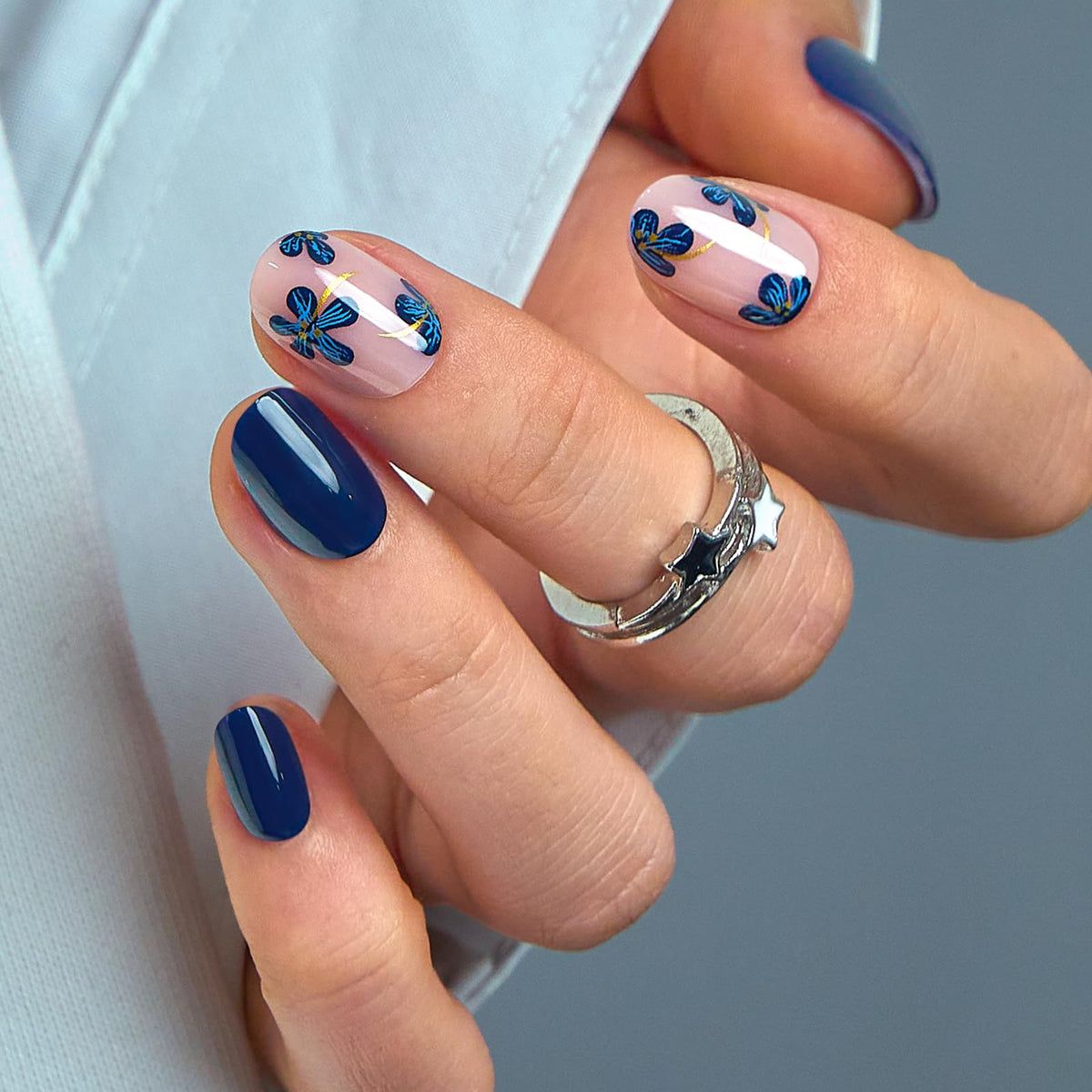 CurvLife front packaging showing Navy Petal nails and glossy finish for instant polish