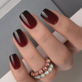 CurvLife array of 16 nail sizes displayed for precise fit and easy selection