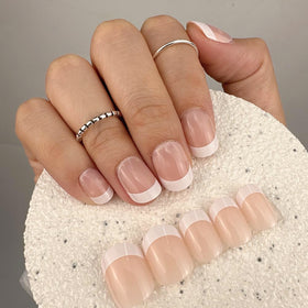 CurvLife nail sizes displayed beside ruler illustrating 15-size range for precise fit