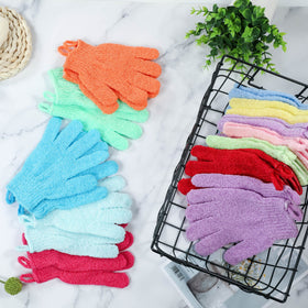 CVNDKN gloves arranged with spa items, ready as a practical gift