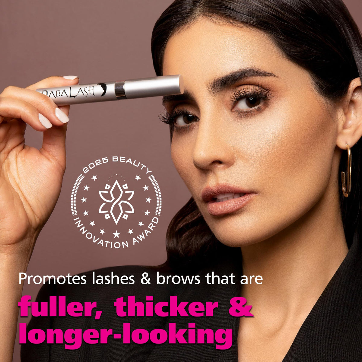 Dabalash wand applicator poised for precise nightly lash application