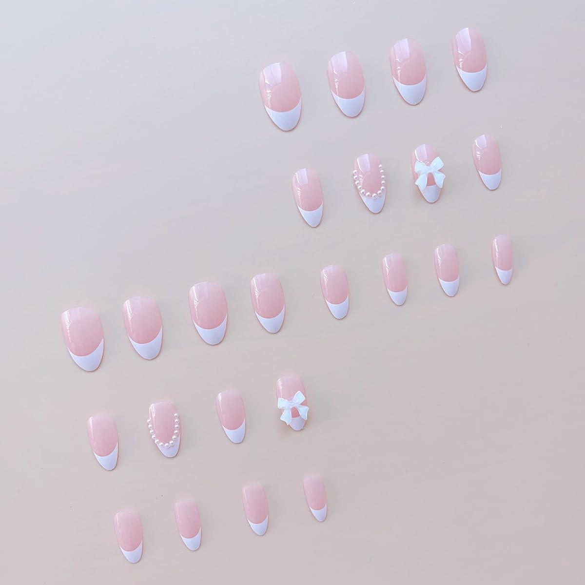 DAJIJIYOU model wearing nails for a polished event-ready look