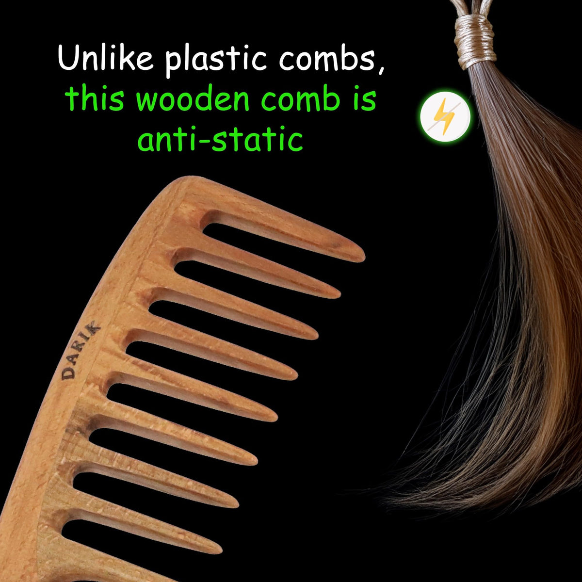 Darık Profesyonel Ahşap comb held in hands showing size and ergonomic benefit