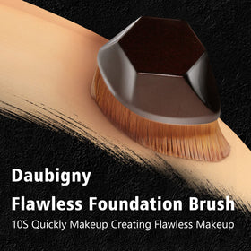 Daubigny bristle texture detail highlighting soft fibers that prevent product waste
