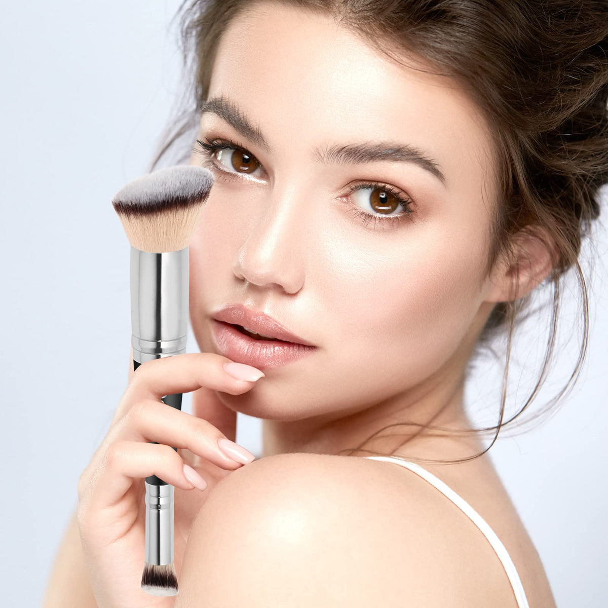 Daubigny close-up of synthetic bristles highlighting soft texture and streak-free blending benefit