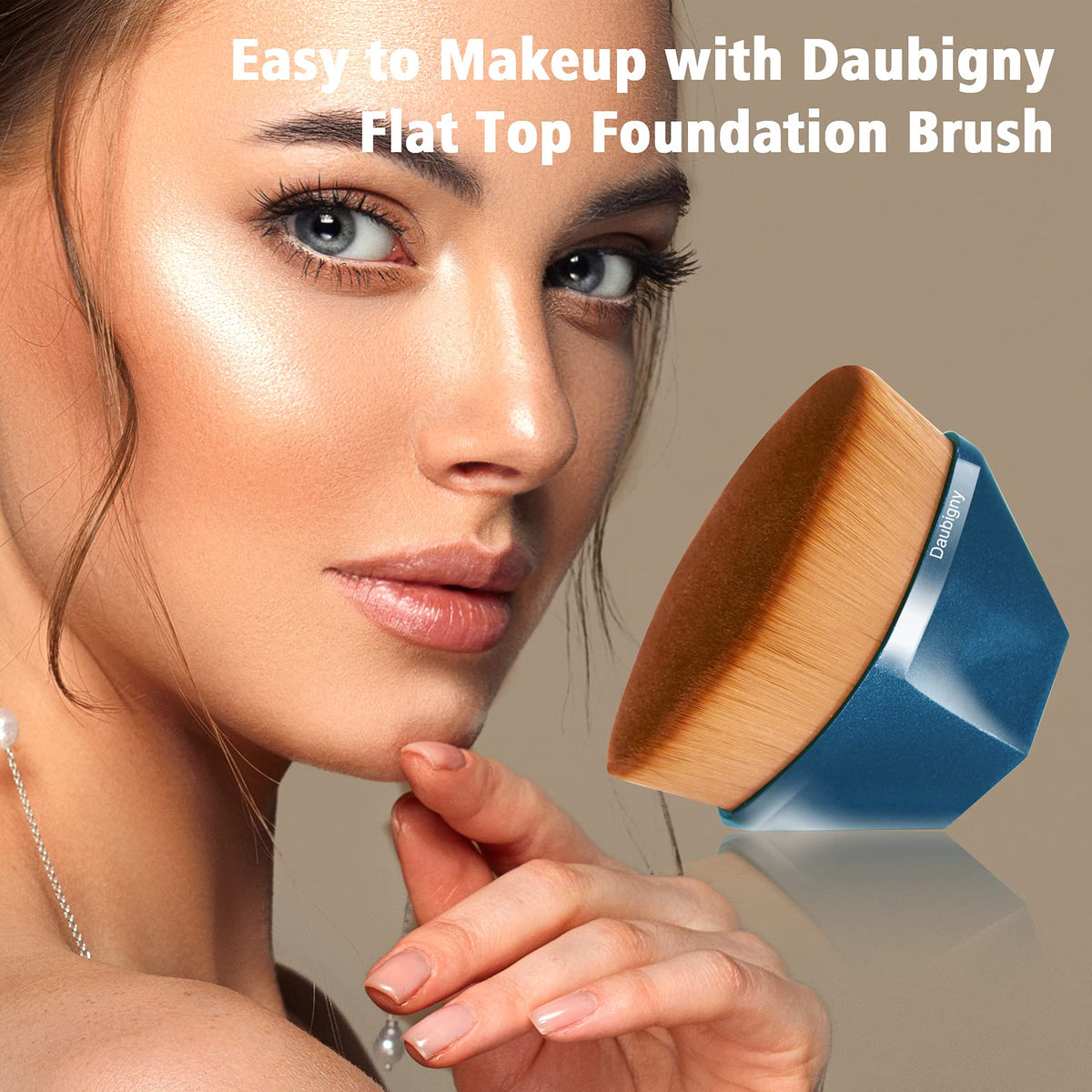 Daubigny petal-shaped head close-up demonstrating ergonomic design for blending