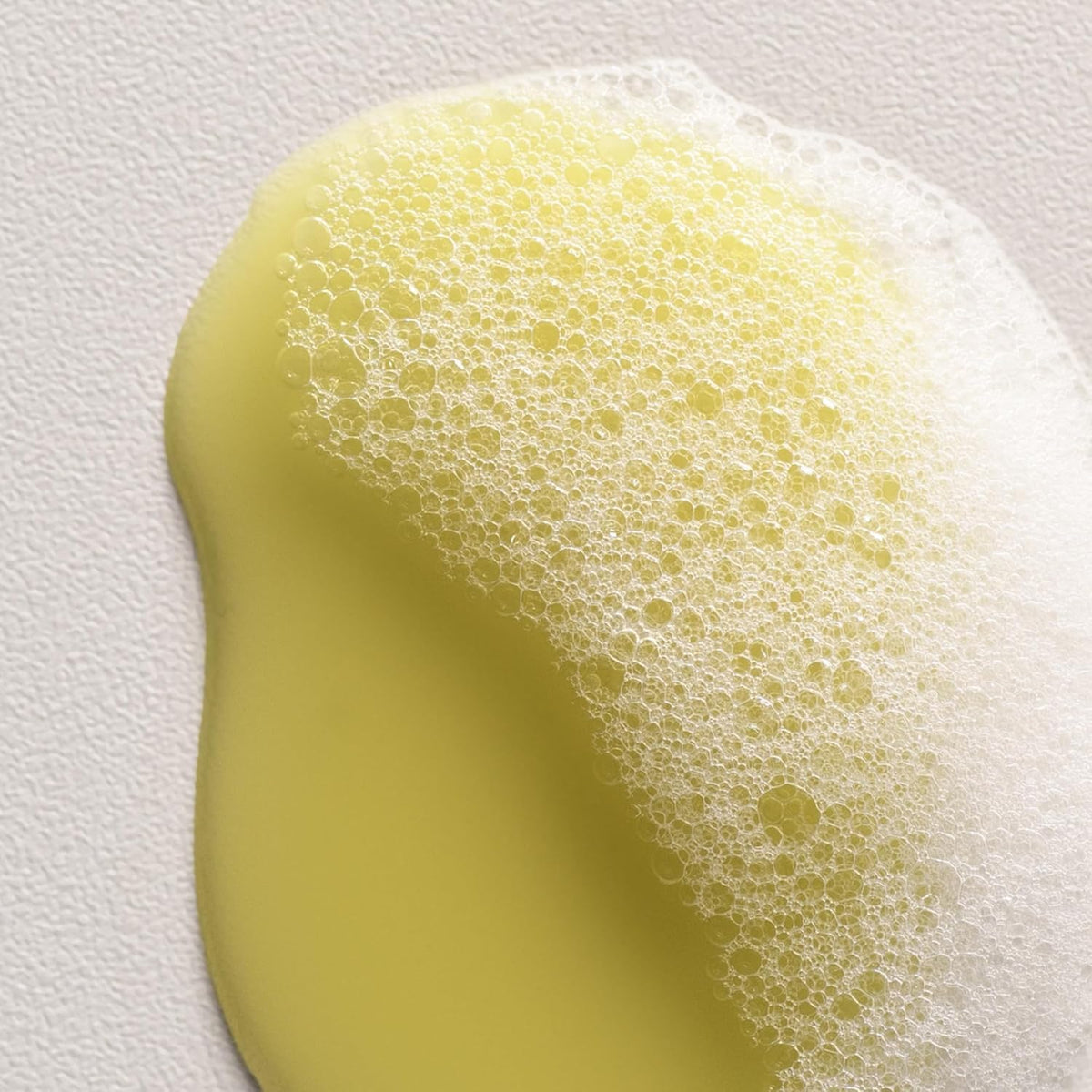 Davines before and after on damaged hair showcasing improved manageability