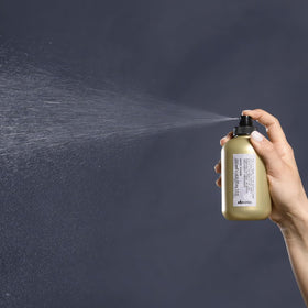 Davines application on damp hair reducing drying time and frizz