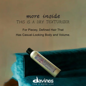 Davines dry texturizer side label highlighting ingredients and origin benefit