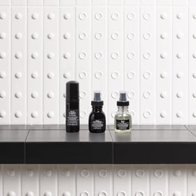 Davines OI Soufflé airy foam texture on hand illustrating lightweight finish and lift