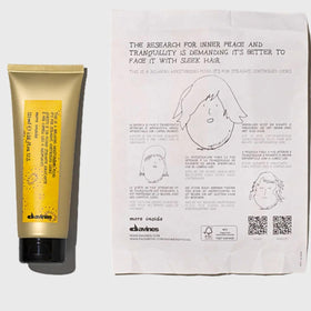 Davines pump close-up demonstrating easy dispensing and controlled application benefit